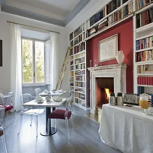 https://luxury-on-the-river.it-romehotels.com
