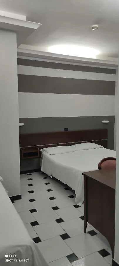 Hotel Luna Rossa Nápoly