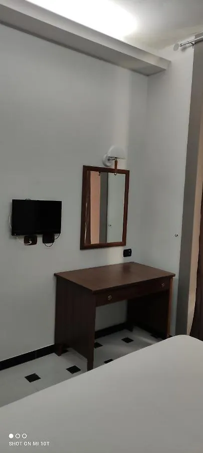 Hotel Luna Rossa Naples