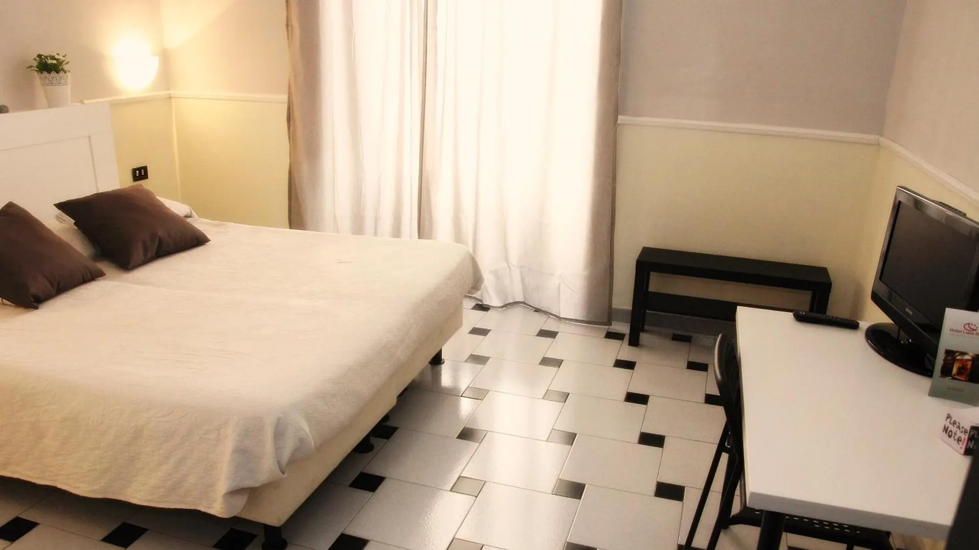 Hotel Luna Rossa Nápoly 3*,  Olaszország