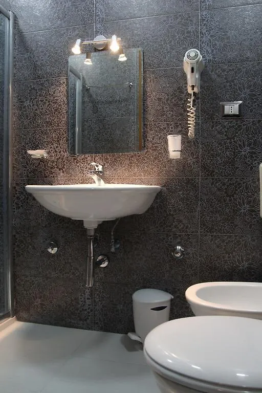 Hotel Luna Rossa Naples Italy