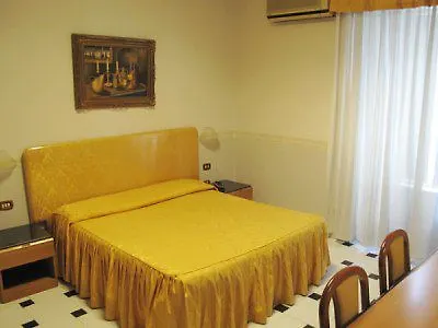 Hotel Luna Rossa Naples